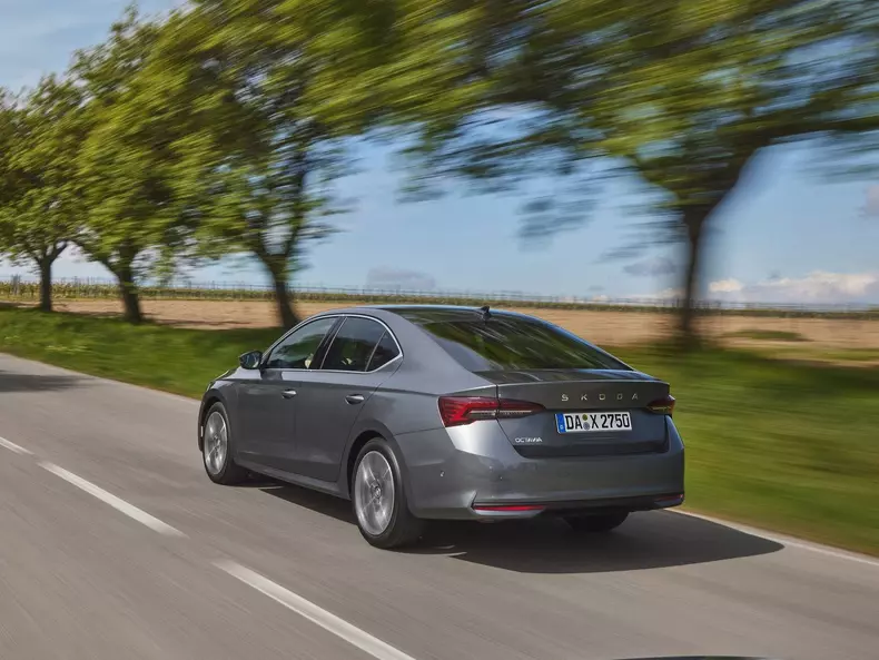 Skoda-Octavia-2025-1600-26