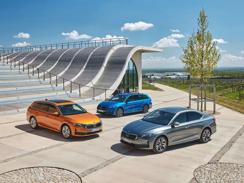 Skoda-Octavia-2025-1600-2d