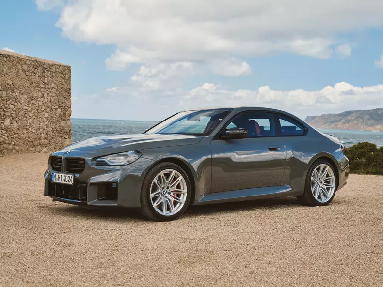 BMW-M2-2025-1600-0b