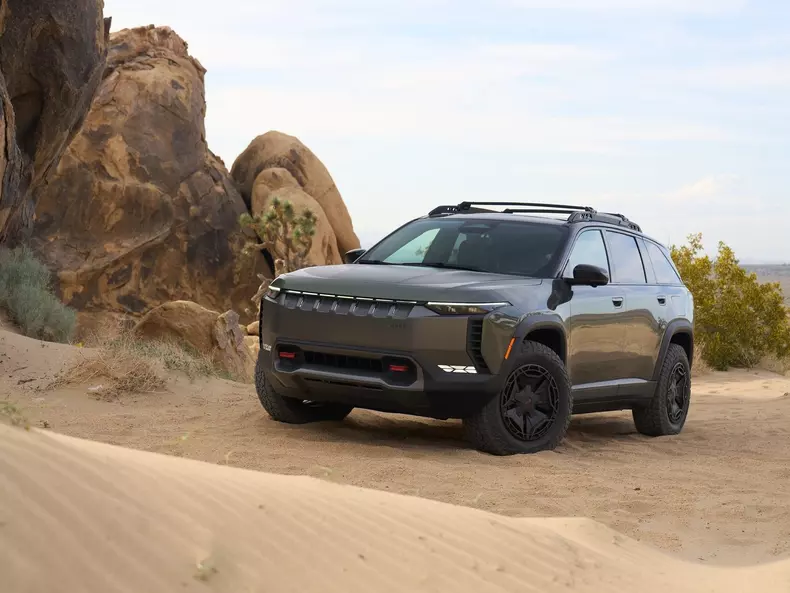 Jeep-Wagoneer_S_Trailhawk_Concept-2024-1600-01