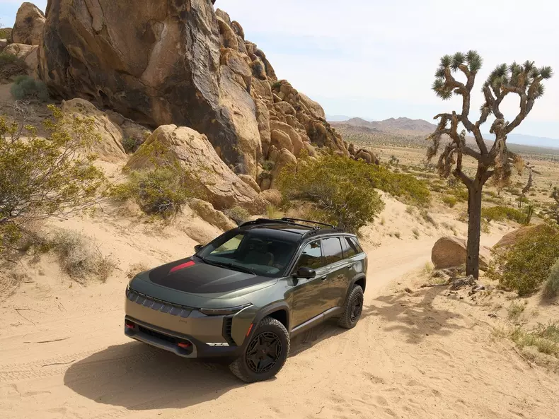 Jeep-Wagoneer_S_Trailhawk_Concept-2024-1600-04