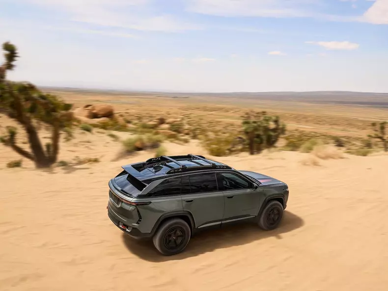 Jeep-Wagoneer_S_Trailhawk_Concept-2024-1600-05