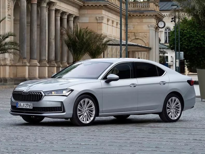 Skoda-Superb-2024-1600-07