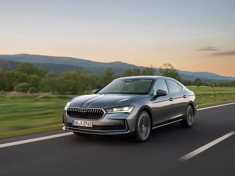 Skoda-Superb-2024-1600-12