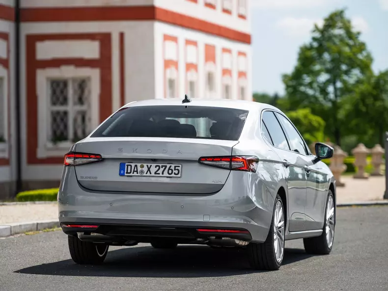 Skoda-Superb-2024-1600-33