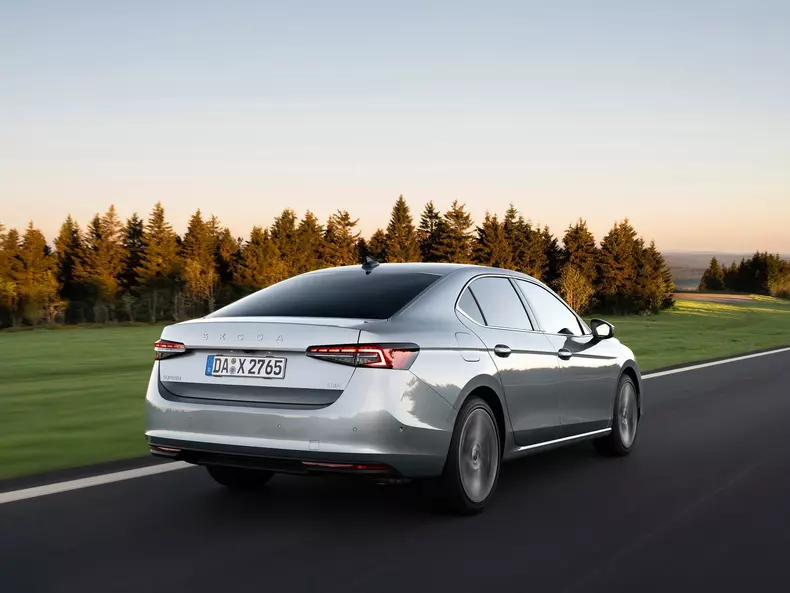 Skoda-Superb-2024-1600-42