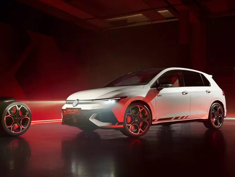 Volkswagen-Golf_GTI_Clubsport-2025-1600-01