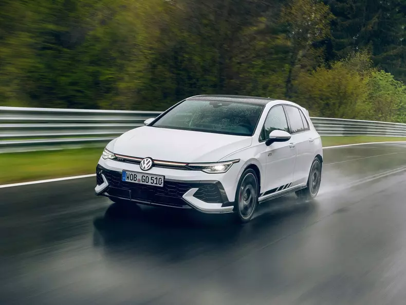 Volkswagen-Golf_GTI_Clubsport-2025-1600-0b