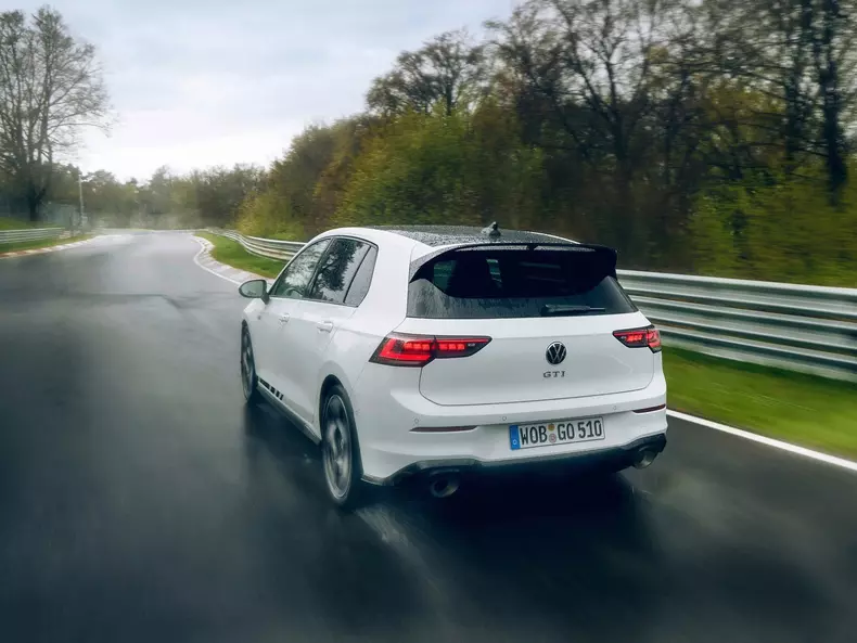 Volkswagen-Golf_GTI_Clubsport-2025-1600-16