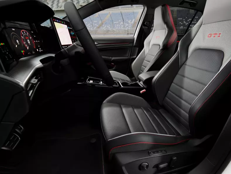 Volkswagen-Golf_GTI_Clubsport-2025-1600-27