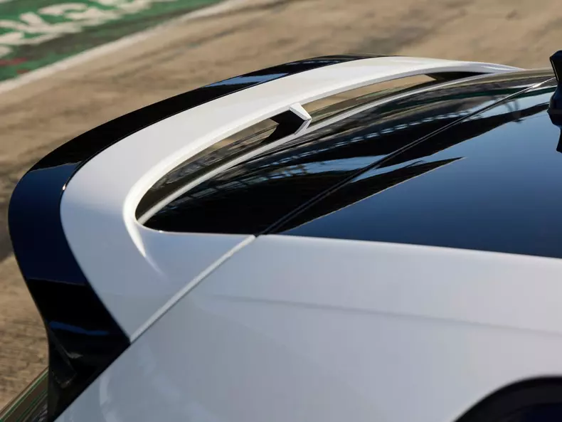 Volkswagen-Golf_GTI_Clubsport-2025-1600-2d