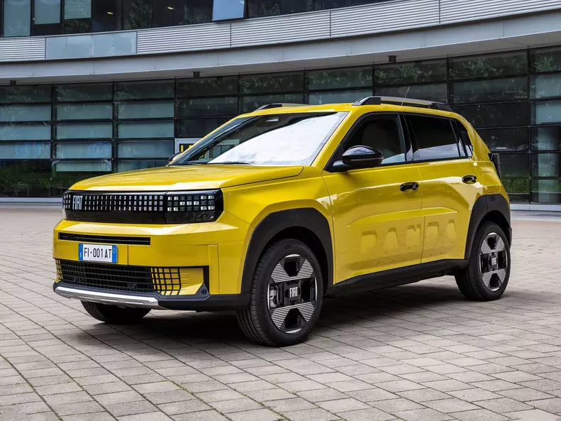 Fiat-Grande_Panda-2025-1600-03
