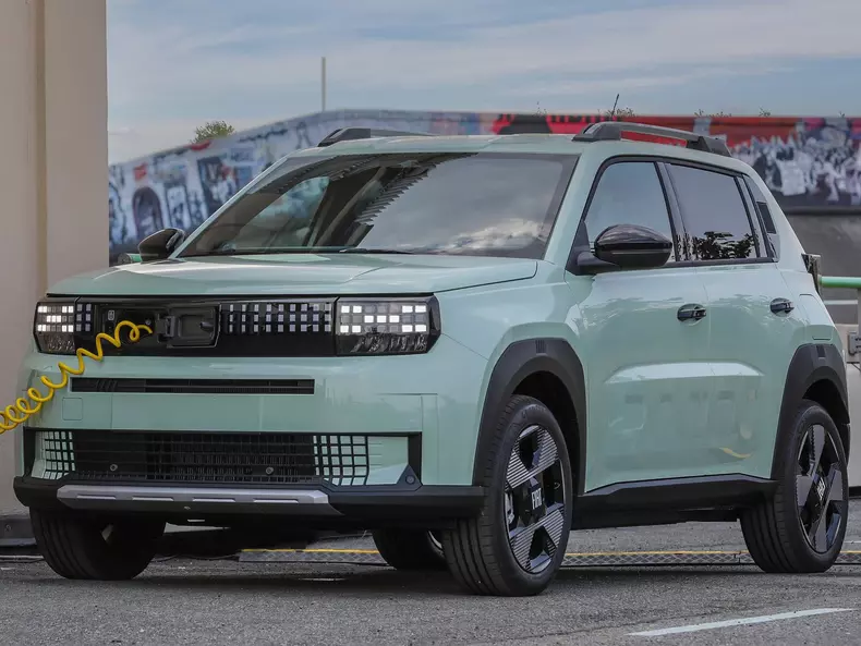 Fiat-Grande_Panda-2025-1600-06