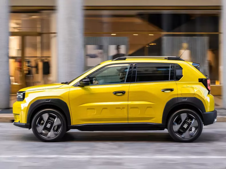 Fiat-Grande_Panda-2025-1600-13