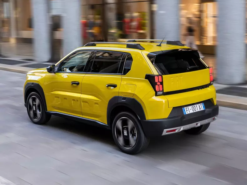 Fiat-Grande_Panda-2025-1600-18