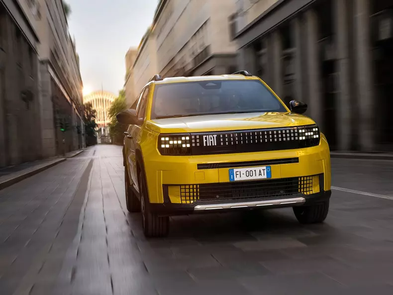 Fiat-Grande_Panda-2025-1600-1c