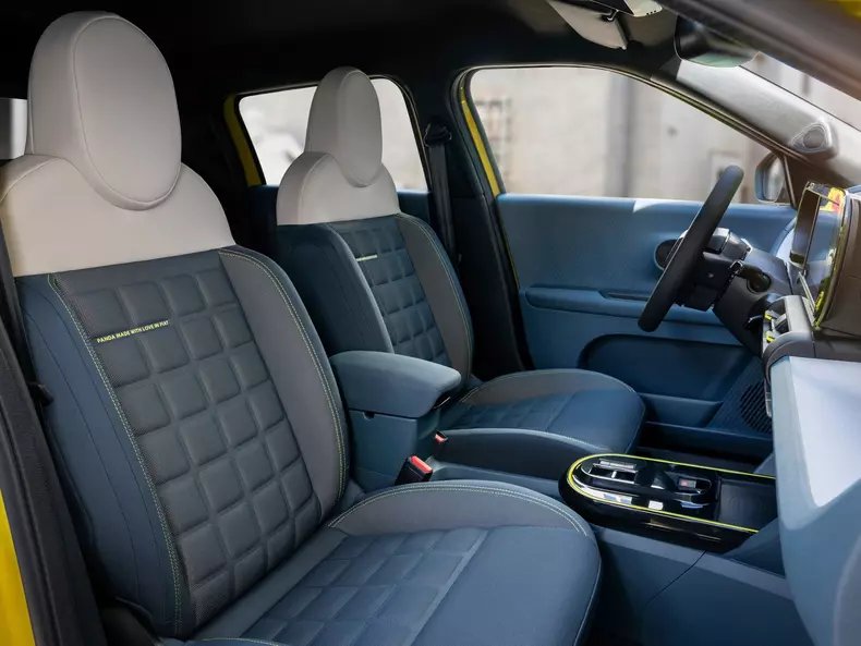 Fiat-Grande_Panda-2025-1600-1f