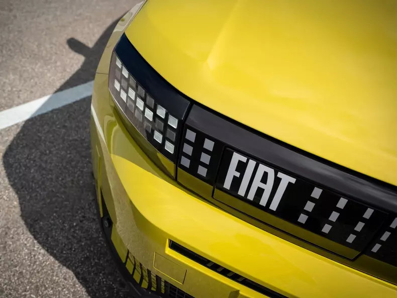 Fiat-Grande_Panda-2025-1600-2f