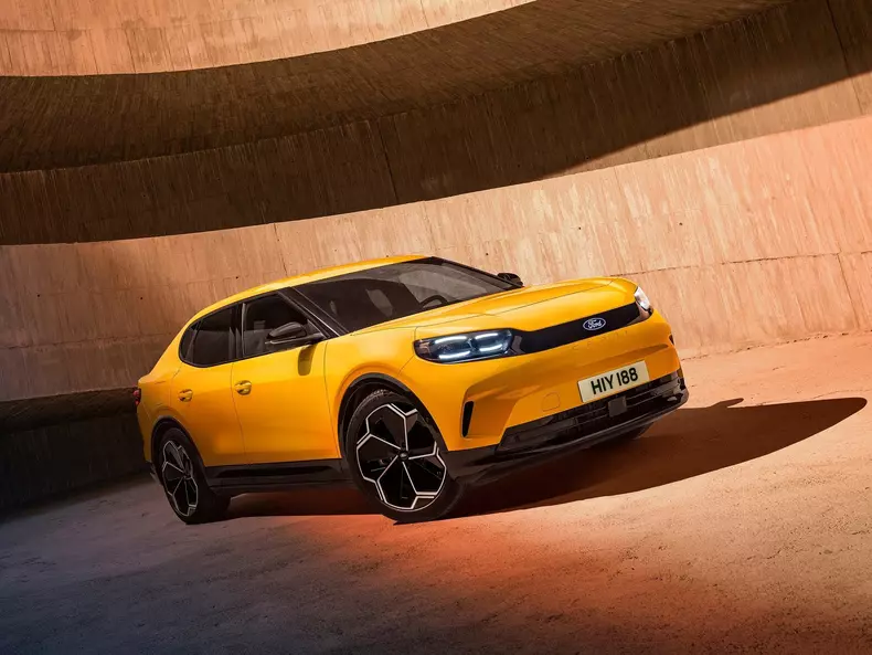 Ford-Capri-2025-1600-01