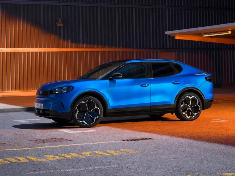 Ford-Capri-2025-1600-03