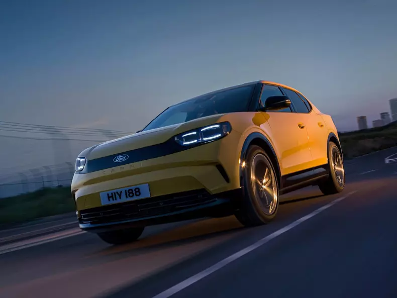 Ford-Capri-2025-1600-04