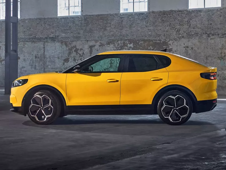 Ford-Capri-2025-1600-07