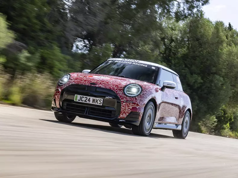 P90557172_highRes_the-new-mini-john-co