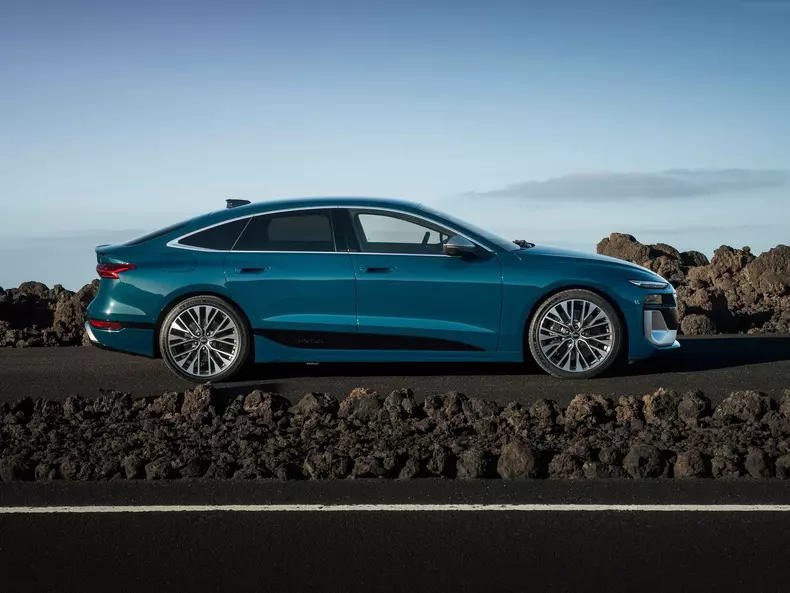 Audi-S6_Sportback_e-tron-2025-1600-09