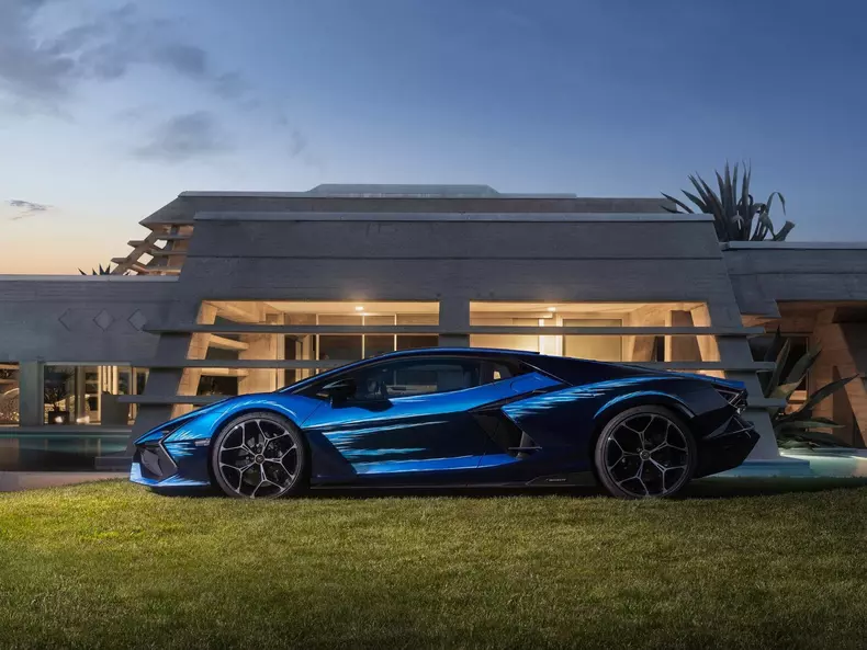 Lamborghini-Revuelto_Opera_Unica-2024-1600-08