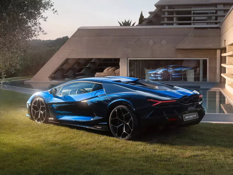 Lamborghini-Revuelto_Opera_Unica-2024-1600-0c