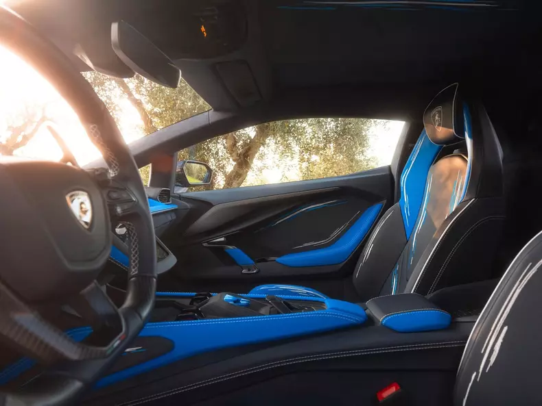 Lamborghini-Revuelto_Opera_Unica-2024-1600-10