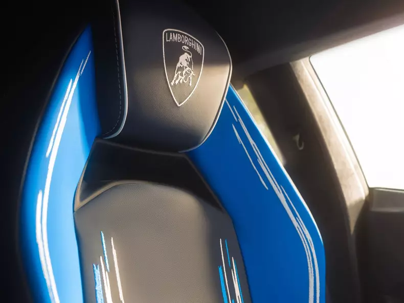 Lamborghini-Revuelto_Opera_Unica-2024-1600-13