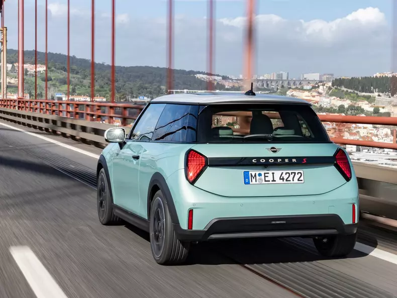 Mini-Cooper_S-2024-1600-12