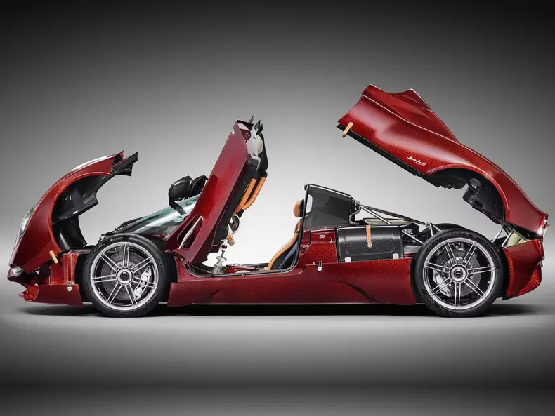Pagani-Utopia_Roadster-2025-1600-03