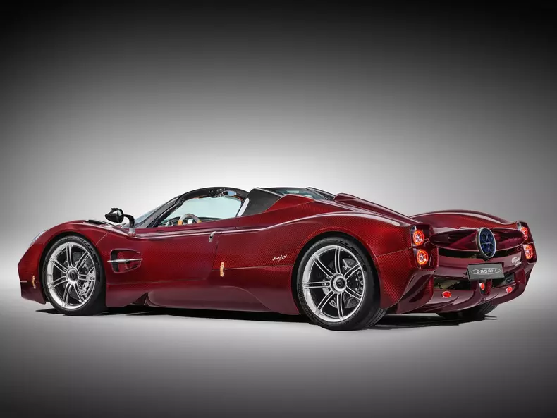 Pagani-Utopia_Roadster-2025-1600-05