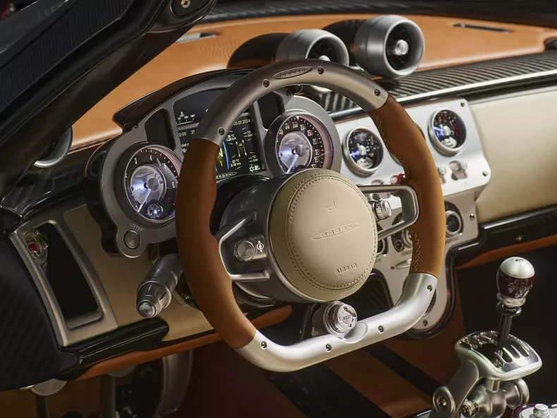 Pagani-Utopia_Roadster-2025-1600-0c
