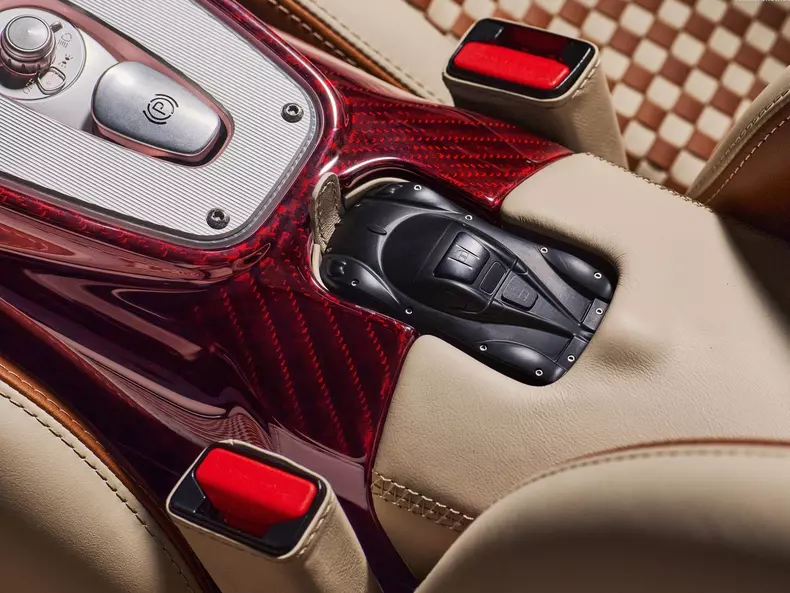 Pagani-Utopia_Roadster-2025-1600-10