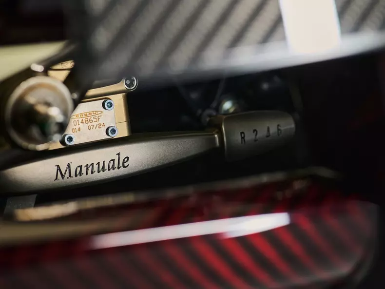 Pagani-Utopia_Roadster-2025-1600-19