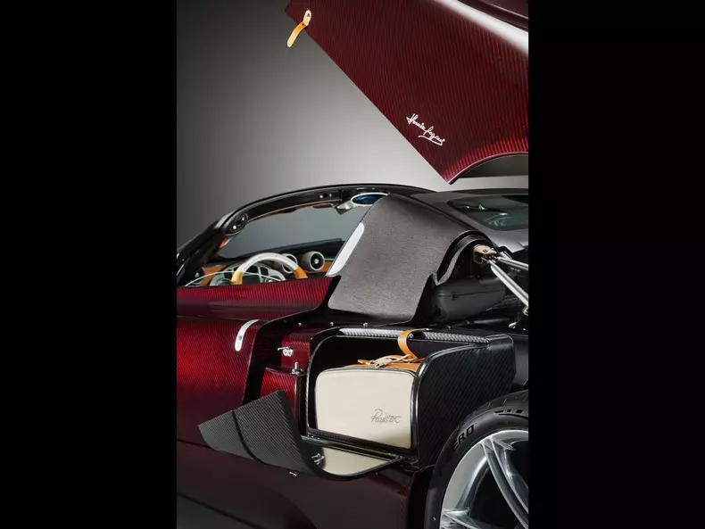 Pagani-Utopia_Roadster-2025-1600-1d