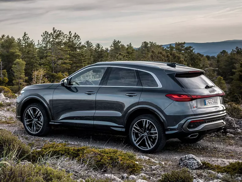 Audi-Q5-2025-HD-4cab83491b6cc024cbb8823adebc605da699832c5