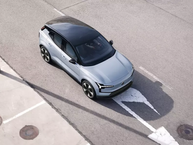 Volvo-EX30-2025-1600-03