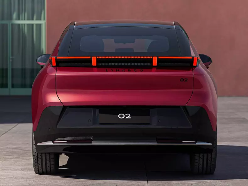 Lynk_Co-02-2025-Rear.286e41fd