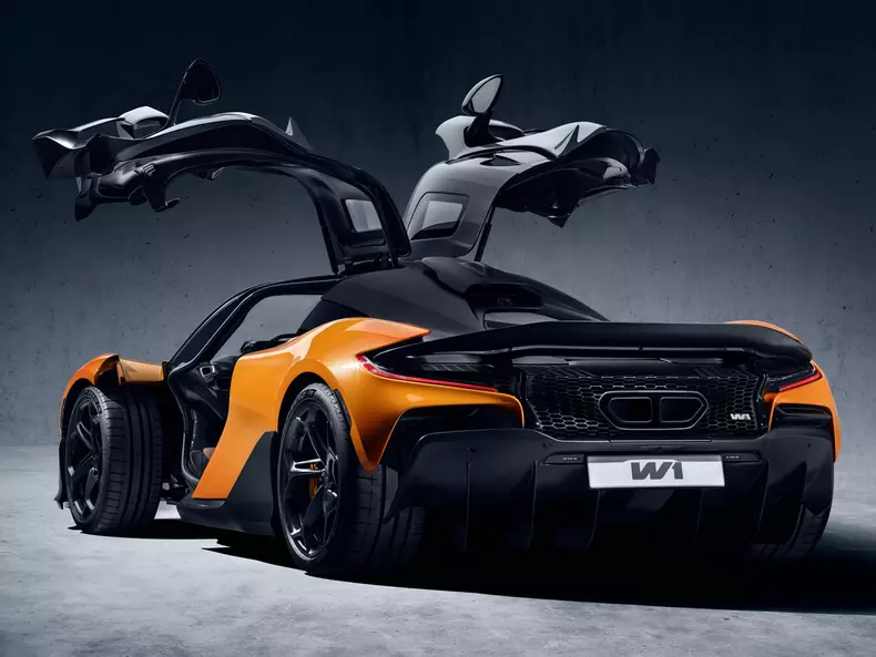 McLaren-W1-2025-Rear_Three-Quarter.255942e6