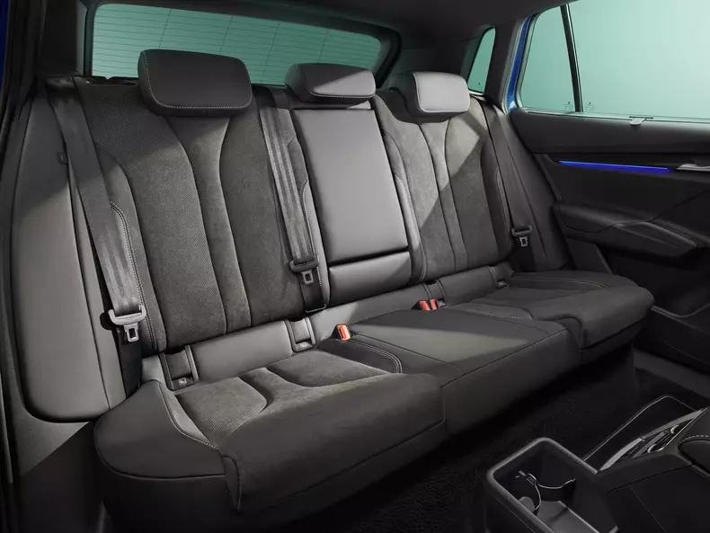 Skoda-Elroq-2025-HD-4944c4701b76efe2cc99c98b65bdb164f84dfead6