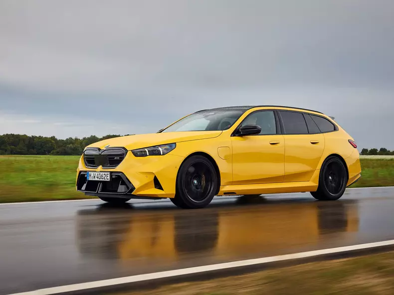 BMW-M5_Touring_Speed_Yellow-2025-HD-a4ba536b1b8387f5009b4cbae5ec61e16c52624be