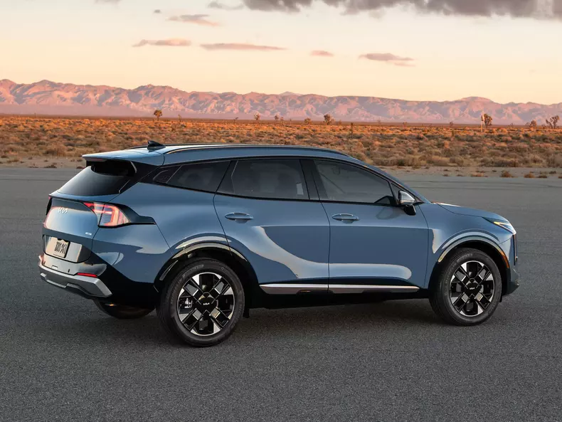 Kia-Sportage-2026-Rear_Three-Quarter.c9a27479