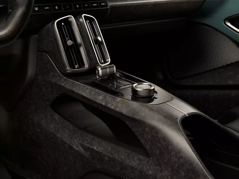 Aston_Martin-Valhalla-2026-HD-36df94201b8ff8f47b5ef4595959a01368e2e66f6