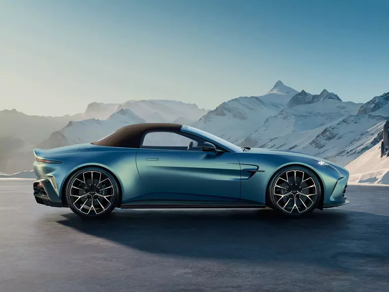 Aston_Martin-Vantage_Roadster-2026-HD-4a1f82df1b9b6959773969d5932dc04db6c31fbd8