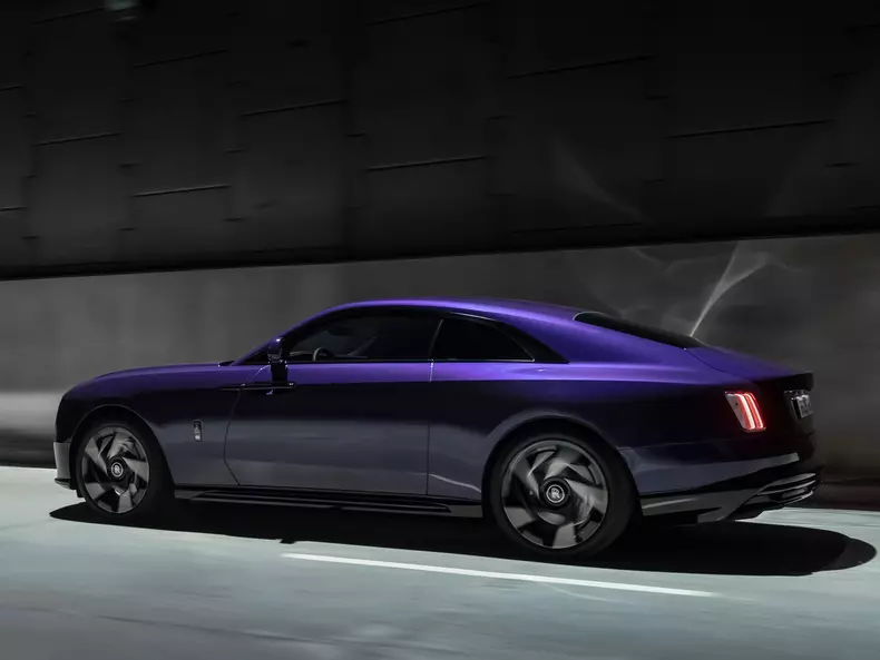 Rolls-Royce-Spectre_Black_Badge-2026-HD-4c98c1b51ba86b05827238a0a78e800ab26e260ba