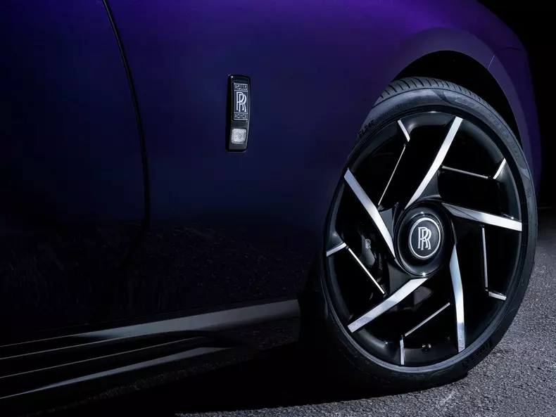 Rolls-Royce-Spectre_Black_Badge-2026-HD-72bac7dd1ba8388bf88fad08ade4f1044b35710bc